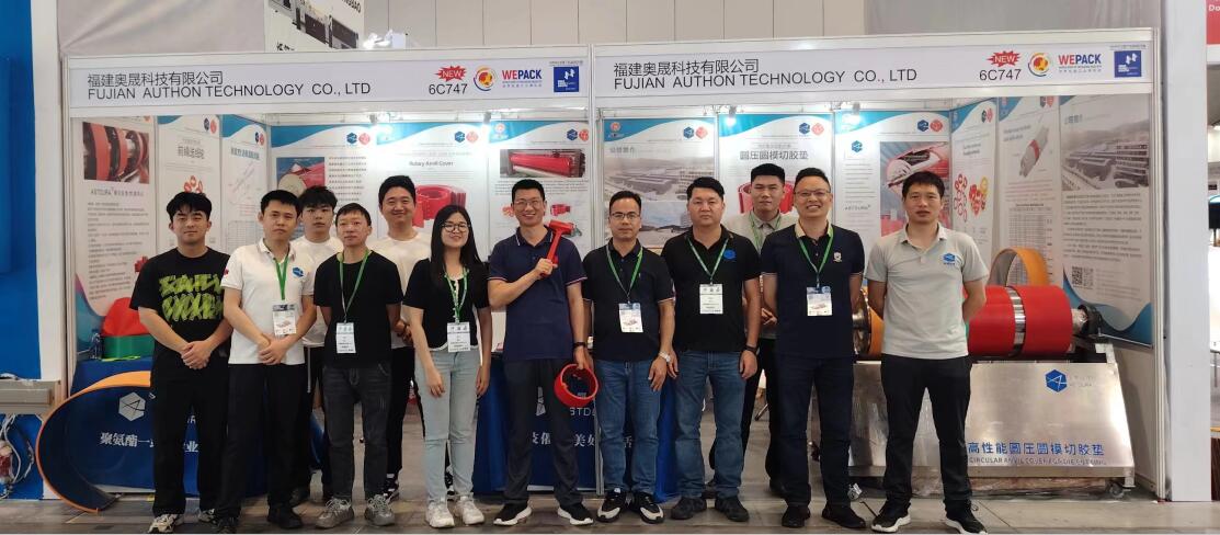 Group photo of exhibitors